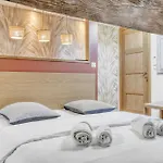 2 Bed - Ascenseur - 2 Min Du Palais - Climatise شقة *